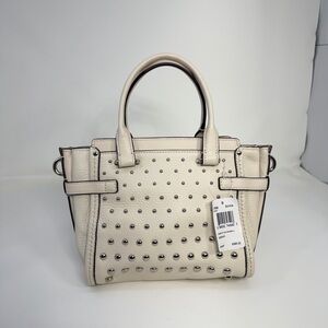 Coach Swagger 21 in Pebble Leather With Ombré Rivets Bag